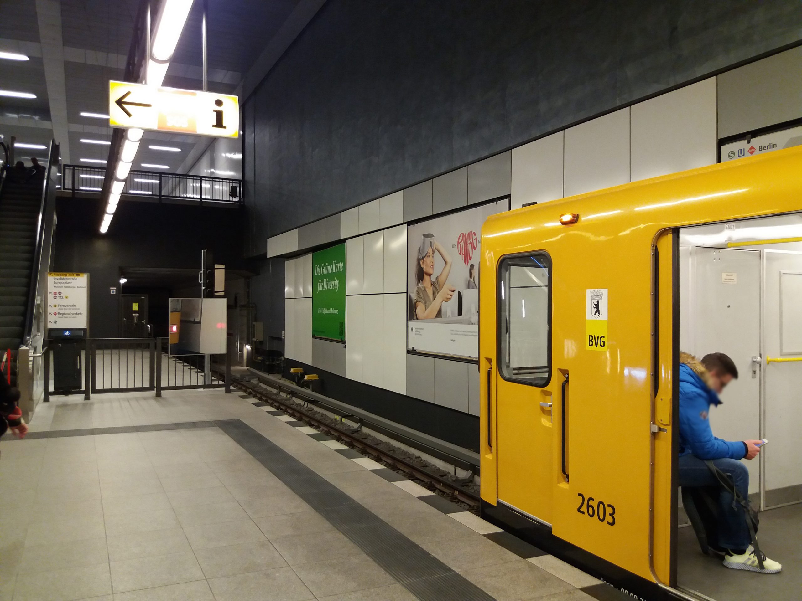 Grüne Karte für Diversity am Berliner Hauptbahnhof
